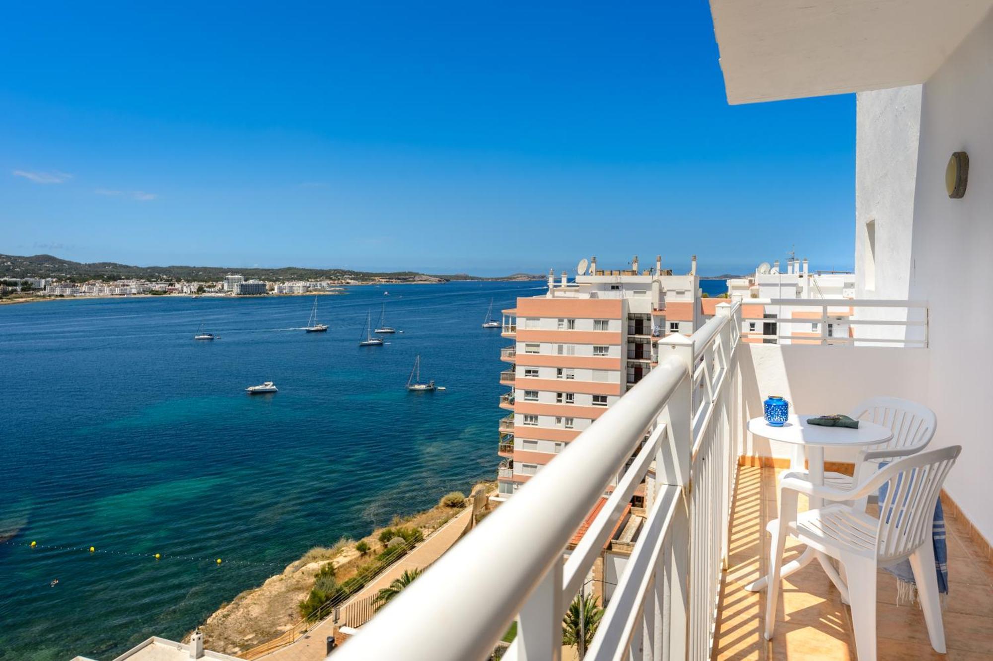 Aparthotel Vibra Sanan - Adults Only Sant Antoni de Portmany Exterior foto